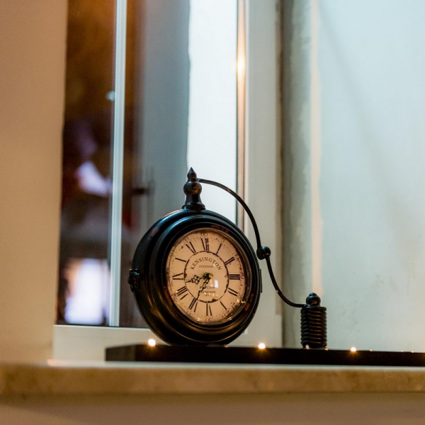 Ресторанный сервис бронирования столиков menu-rest.com - Интерьер ресторана "В темноте?!"