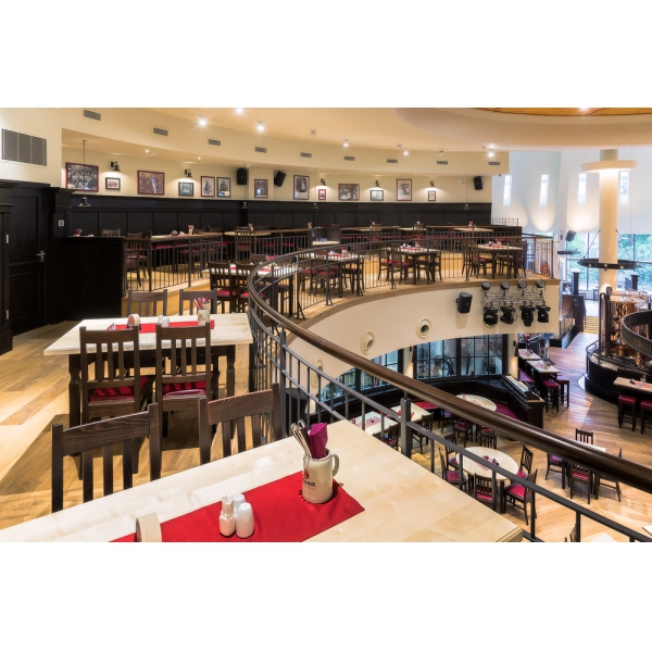 Ресторанный сервис бронирования столиков menu-rest.com - Интерьер ресторана "Paulaner brauhaus"