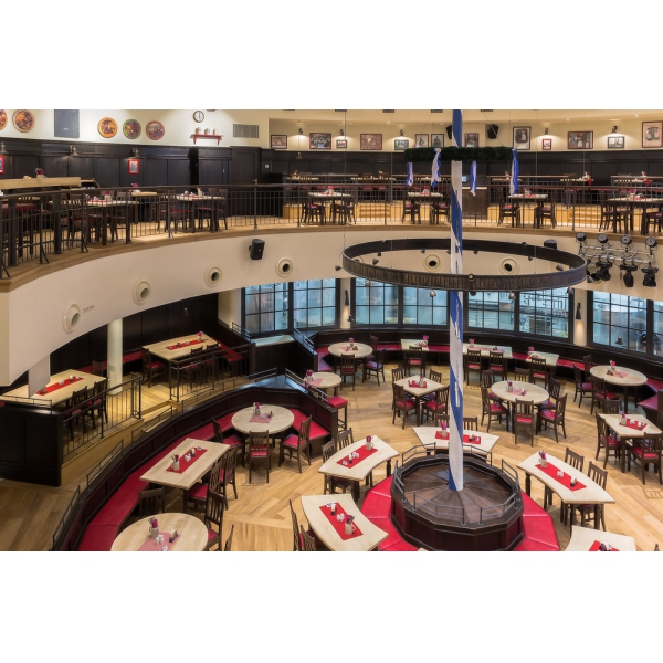 Ресторанный сервис бронирования столиков menu-rest.com - Интерьер ресторана "Paulaner brauhaus"