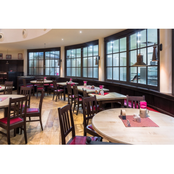 Ресторанный сервис бронирования столиков menu-rest.com - Интерьер ресторана "Paulaner brauhaus"