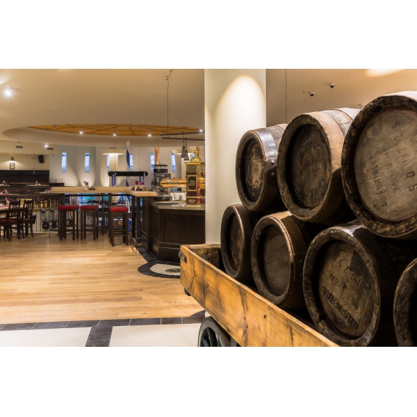 Ресторанный сервис бронирования столиков menu-rest.com - Интерьер ресторана "Paulaner brauhaus"